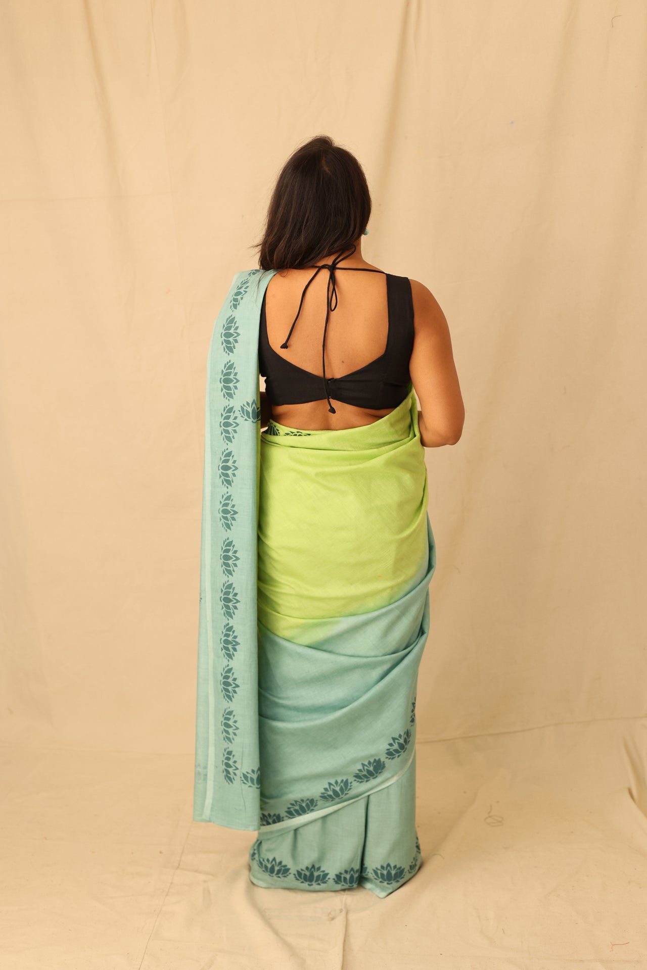 Stylish Lime Ombre Handloom Pure Cotton Saree With Boder Print