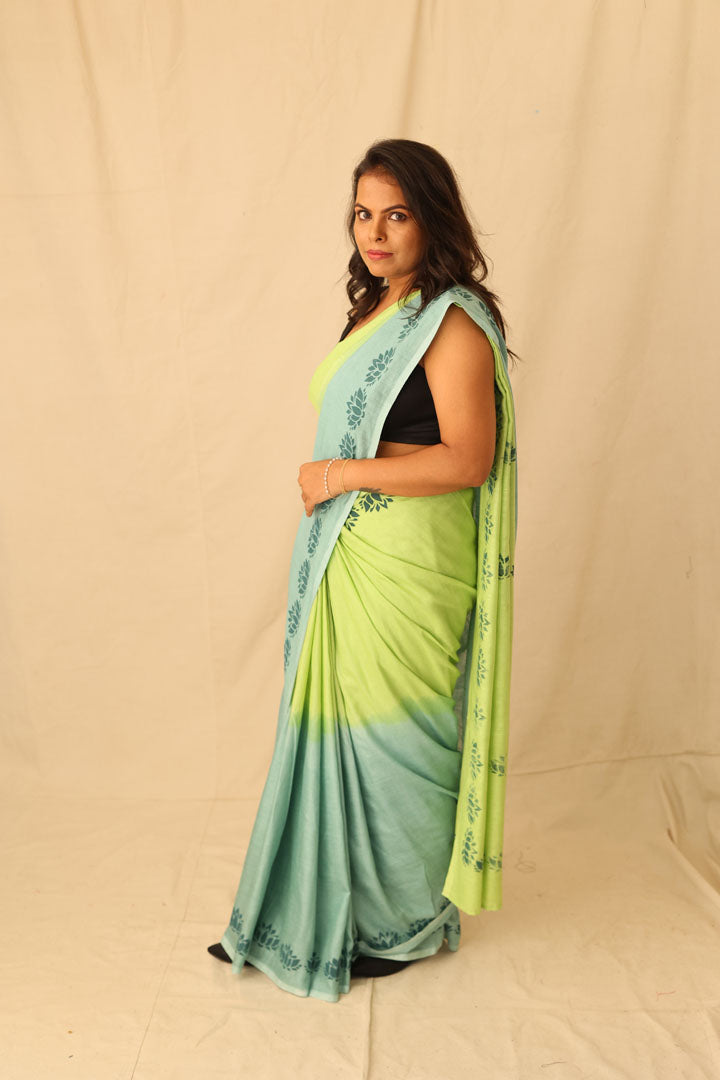 stylish Lime Ombre Handloom Pure Cotton Saree With Boder Print